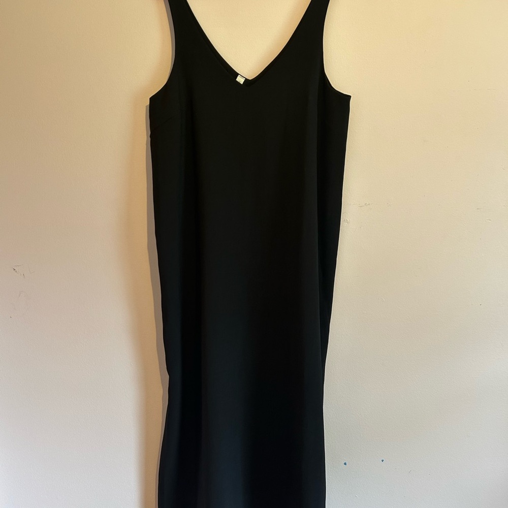 Lululemon V-Neck MIDI Dress, size 10
